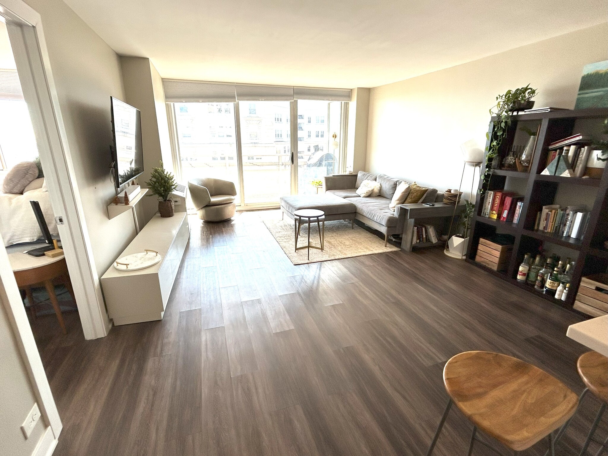 Building Photo - 5601 N Sheridan Rd