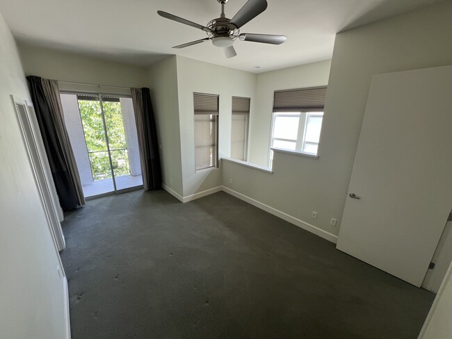 Building Photo - 1726 7th St