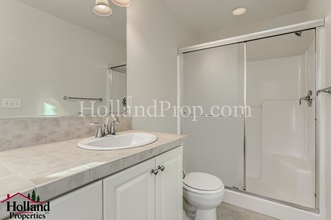 Building Photo - 838 NE Wheelock Pl