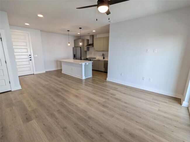 Building Photo - 2500 Longview St