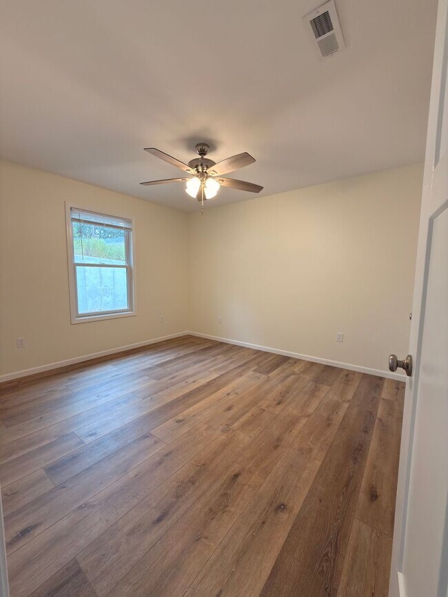 Building Photo - 3032-MF3-E4