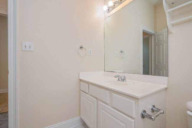 Building Photo - Lovely 3 Bedroom in the Heart of Niceville!