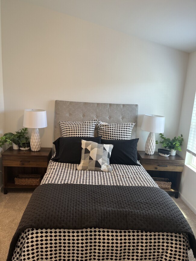 Building Photo - 230 1st St