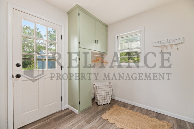 Building Photo - 3301 S Osage Ave