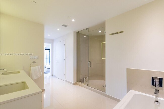 Building Photo - 2101 S Surf Rd