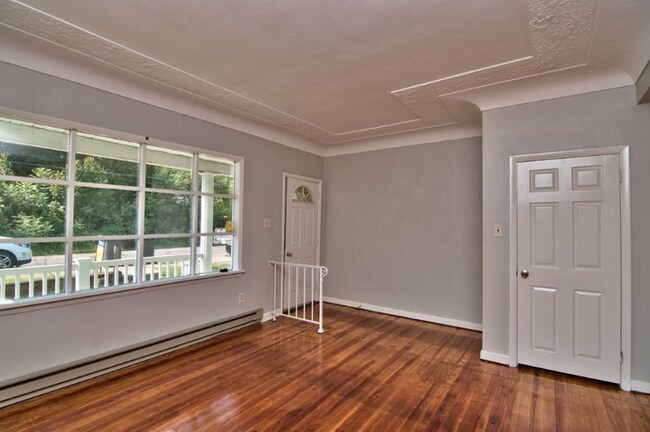 Building Photo - 359 Hanover St