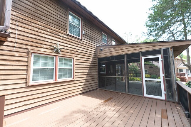 Building Photo - 5517 Robinridge Rd