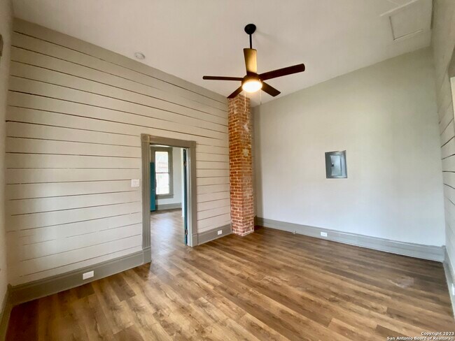 Building Photo - 1515 East Southcross-