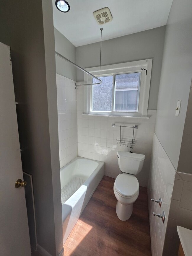 Building Photo - 2435 N 25th St