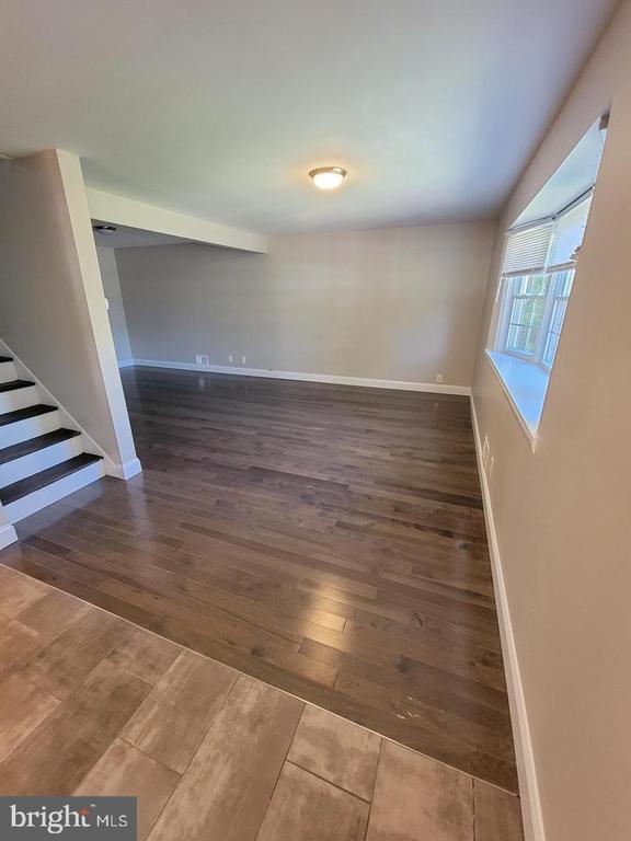 Building Photo - 104 University Blvd