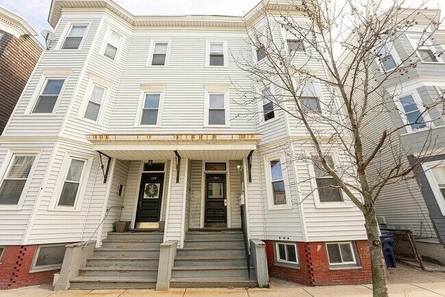 Building Photo - 180 L St