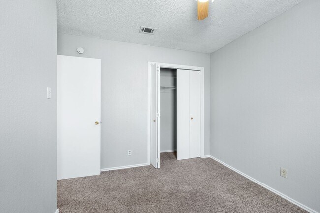 Building Photo - AUS6002 Parkwood