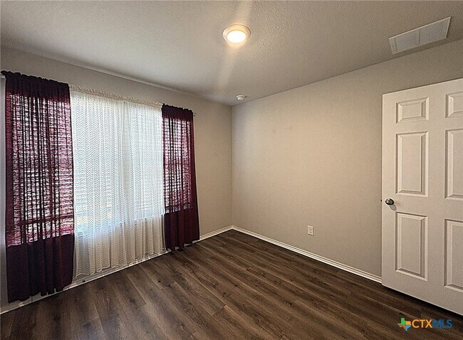 Building Photo - 2418 Corradino St