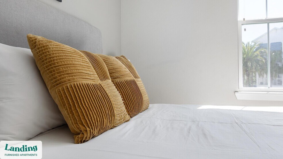 Building Photo - 215 Hunters Lk Wy