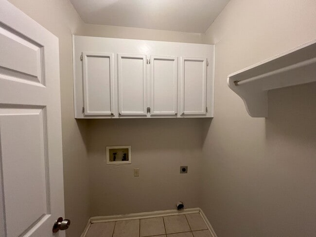 Building Photo - Woodlawn Estates