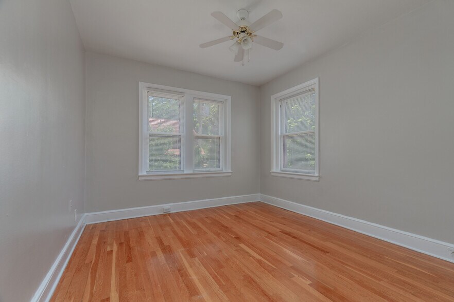 Building Photo - 7234 Amherst Ave