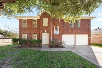 Building Photo - 17103 Canterbury Green Ct