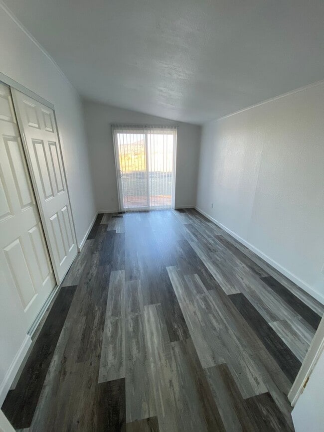 Building Photo - Remodeled