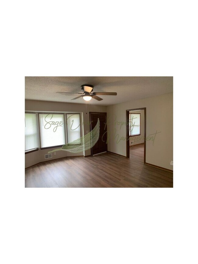 Building Photo - 3 BEDROOM IN BLUE SPRINGS!!!