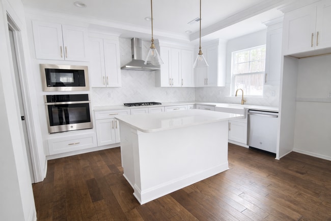 Building Photo - FIRST MONTH FREE - Beautiful 3BR 2.5BA Home in Statesville • 2 Car Garagge Tours