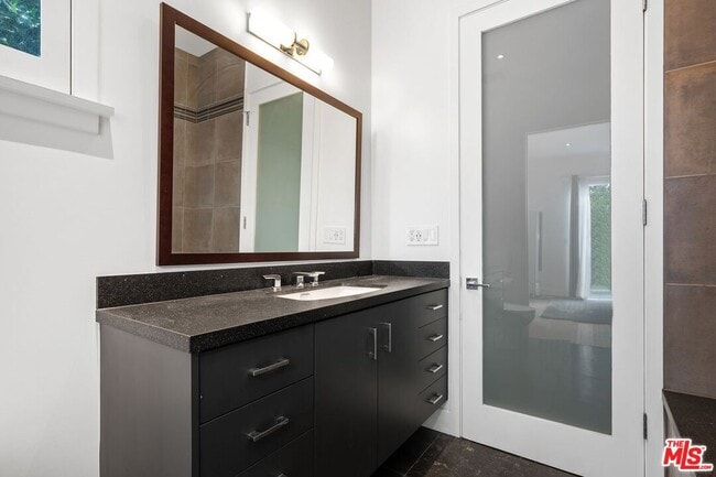 Building Photo - 429 N Lucerne Blvd