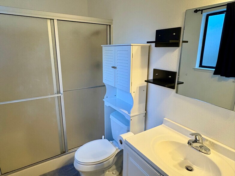 Building Photo - 1853 Marlene Ave