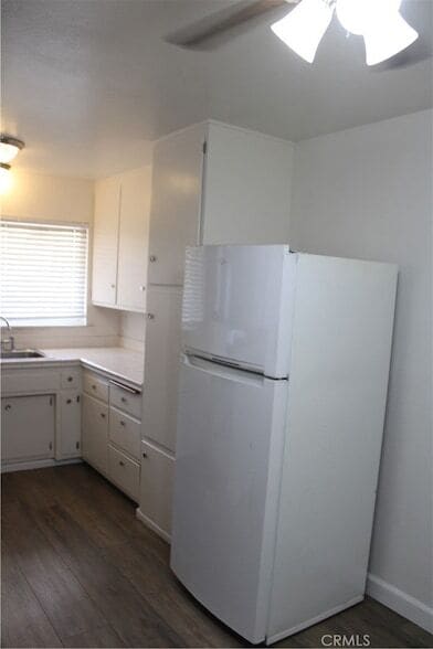 Building Photo - 1342 W Valencia Dr