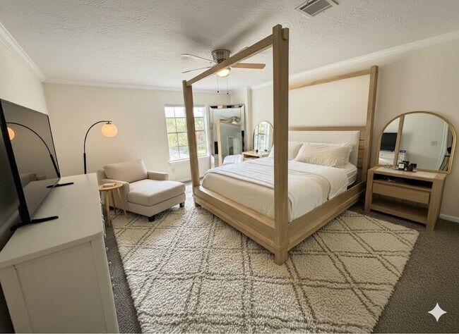 Building Photo - 16906 Scenic Lakes Way