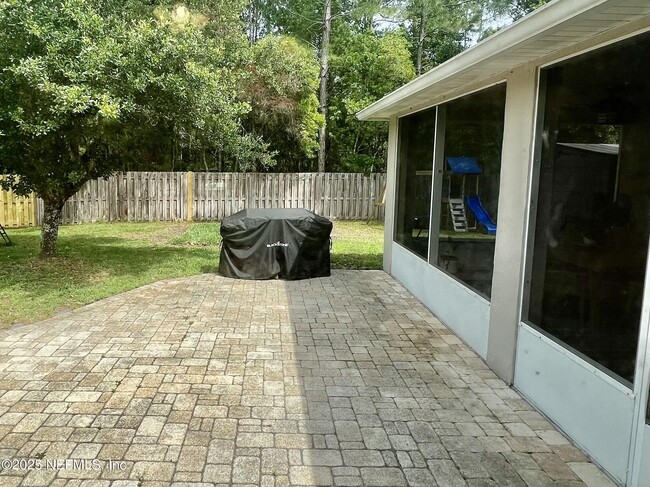 Building Photo - 75245 Fern Creek Dr