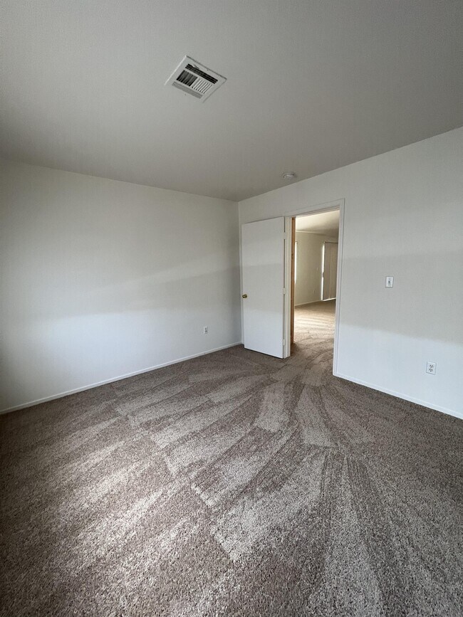 Building Photo - 8725 W Flamingo Rd