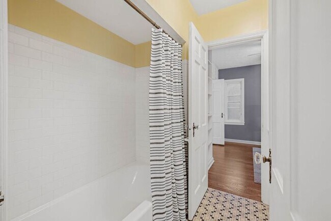 Building Photo - Sweet Warfleigh Home 3 Bedroom 2.5 bath Motivated To Rent!
