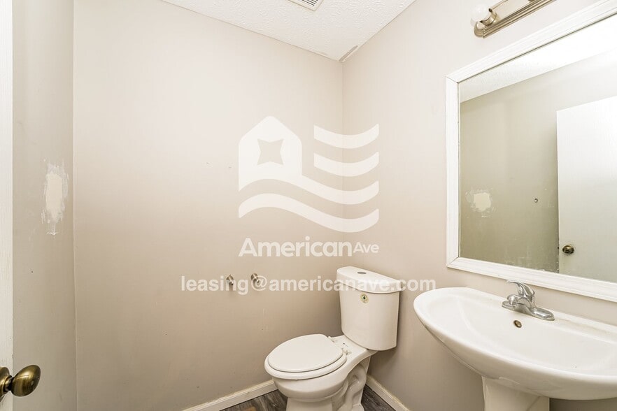 Building Photo - 718 Euclid Ave