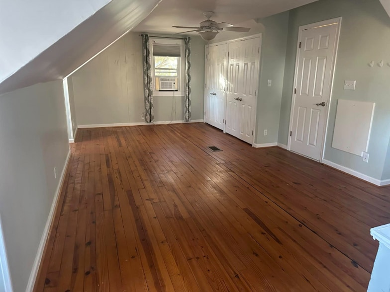 Building Photo - 0000 Avenues