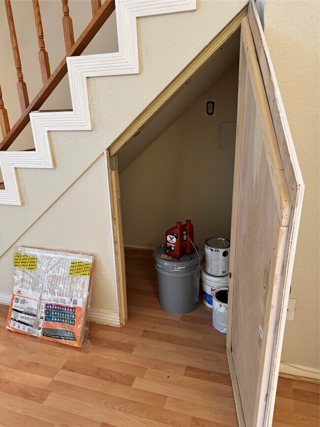 Building Photo - 10811 Richmond Ave.