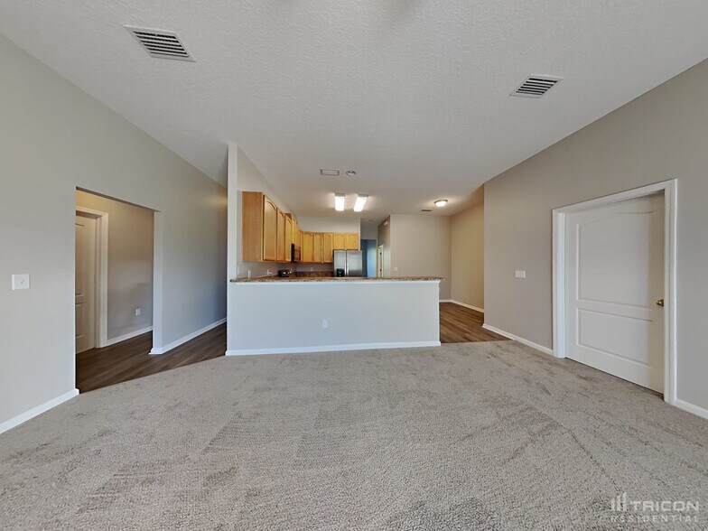 Building Photo - 1675 Hollow Glen Dr