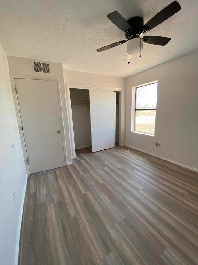 Building Photo - 17 Homestead Dr