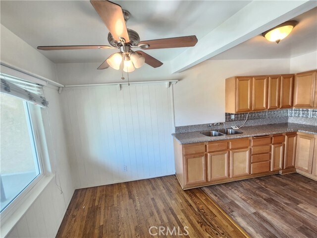 Building Photo - 14229 Moorpark St