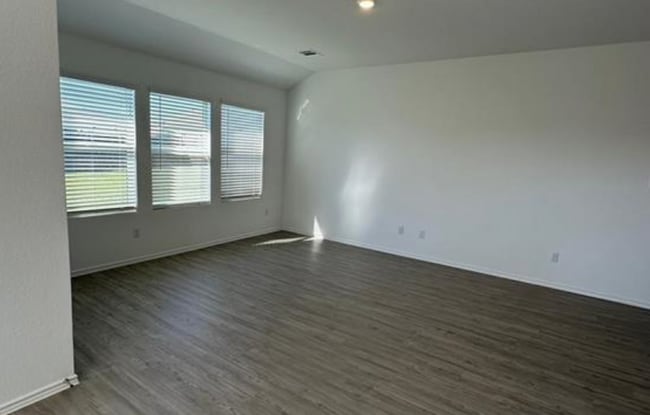 Building Photo - Room in House on Boggy Crk Rnch Rd