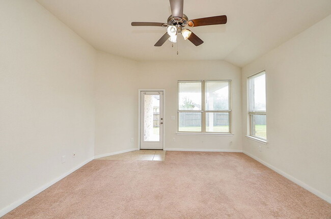 Building Photo - 16608 Spirit Lake Ct