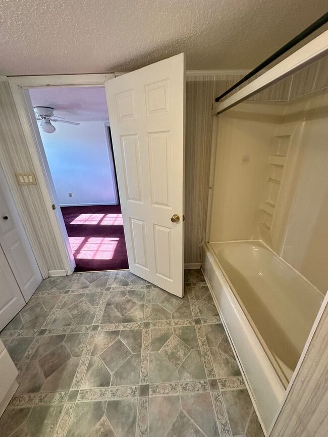 Building Photo - NEW RENTAL LISTING - NO HUD NO SECTION 8