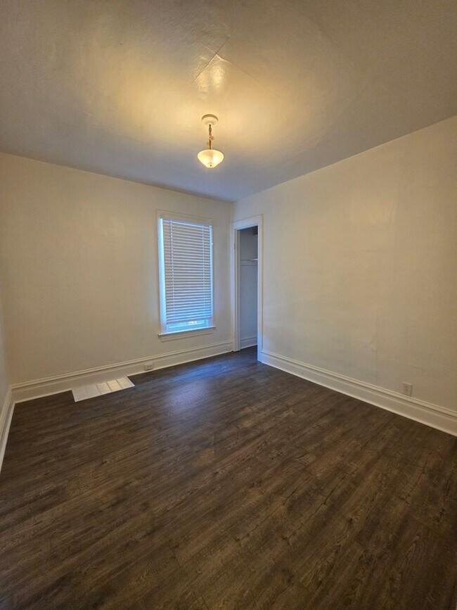 Building Photo - 170 N 100 E