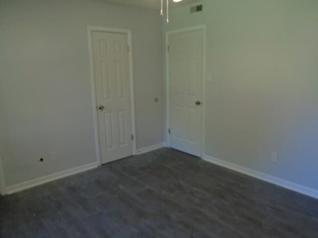 Building Photo - Village Green subdivision