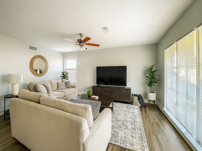 Building Photo - Charming 4BR/2BA Home in Dallas