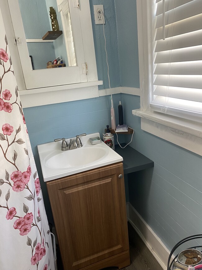 Bathroom (newly updated) - 1827 6th Ave