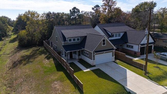 Building Photo - 517 Moore St