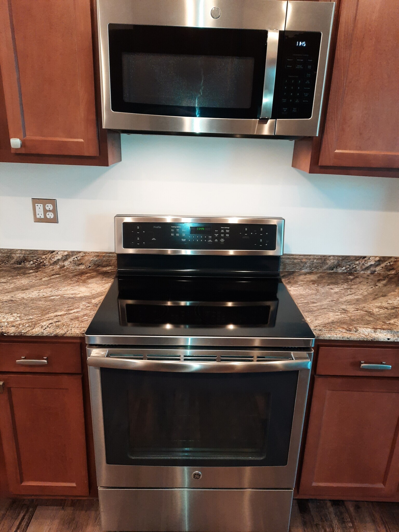 convection oven - 247 Main St