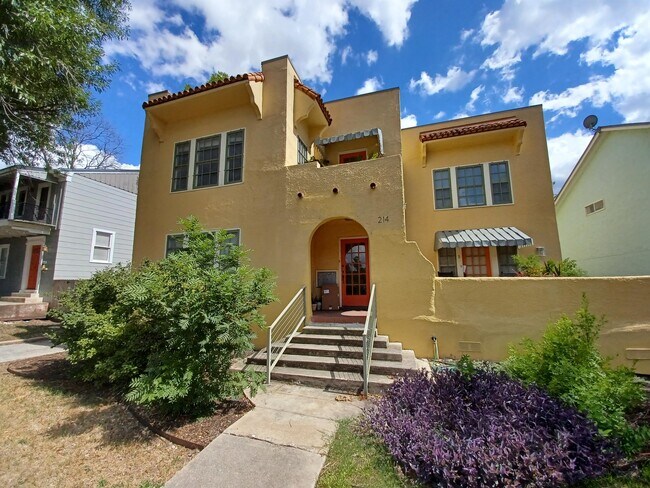 Building Photo - 214 Funston Pl