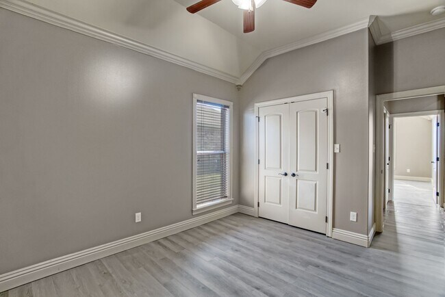 Building Photo - 110 Vienne Pl