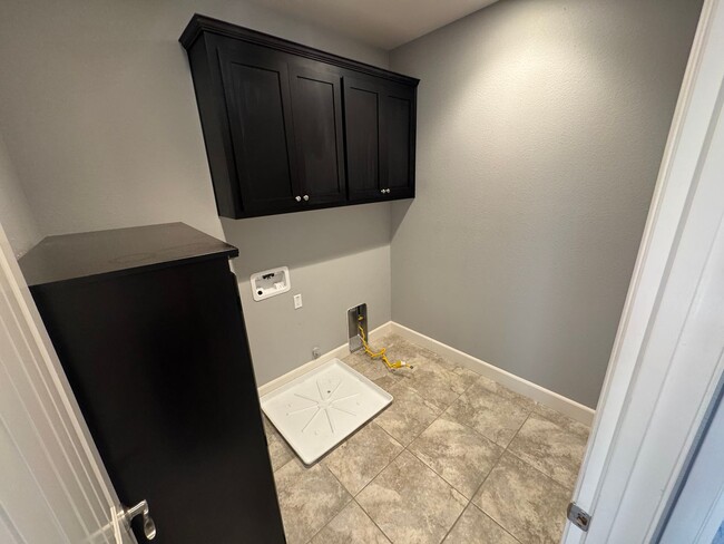 Building Photo - Single family North Natomas home | 3 bedro...