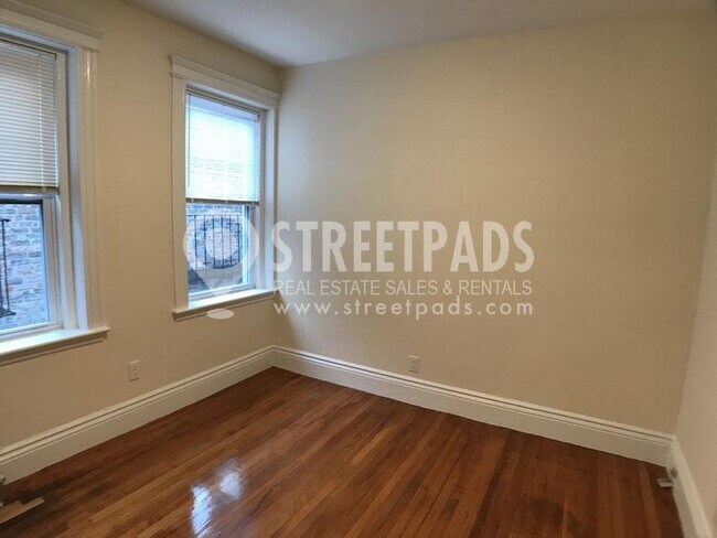 Building Photo - 1 bedroom in Boston MA 02215